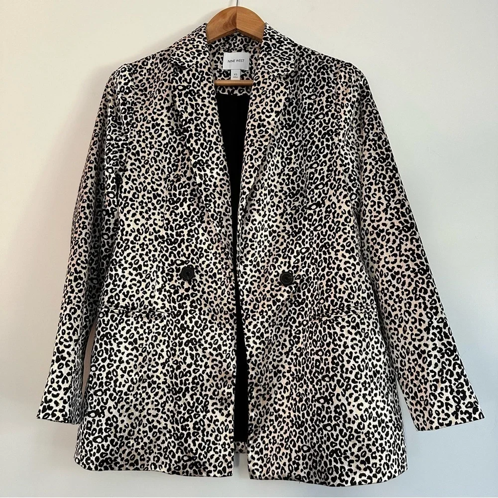 Nine West Leopard print silk like blazer Size: XS